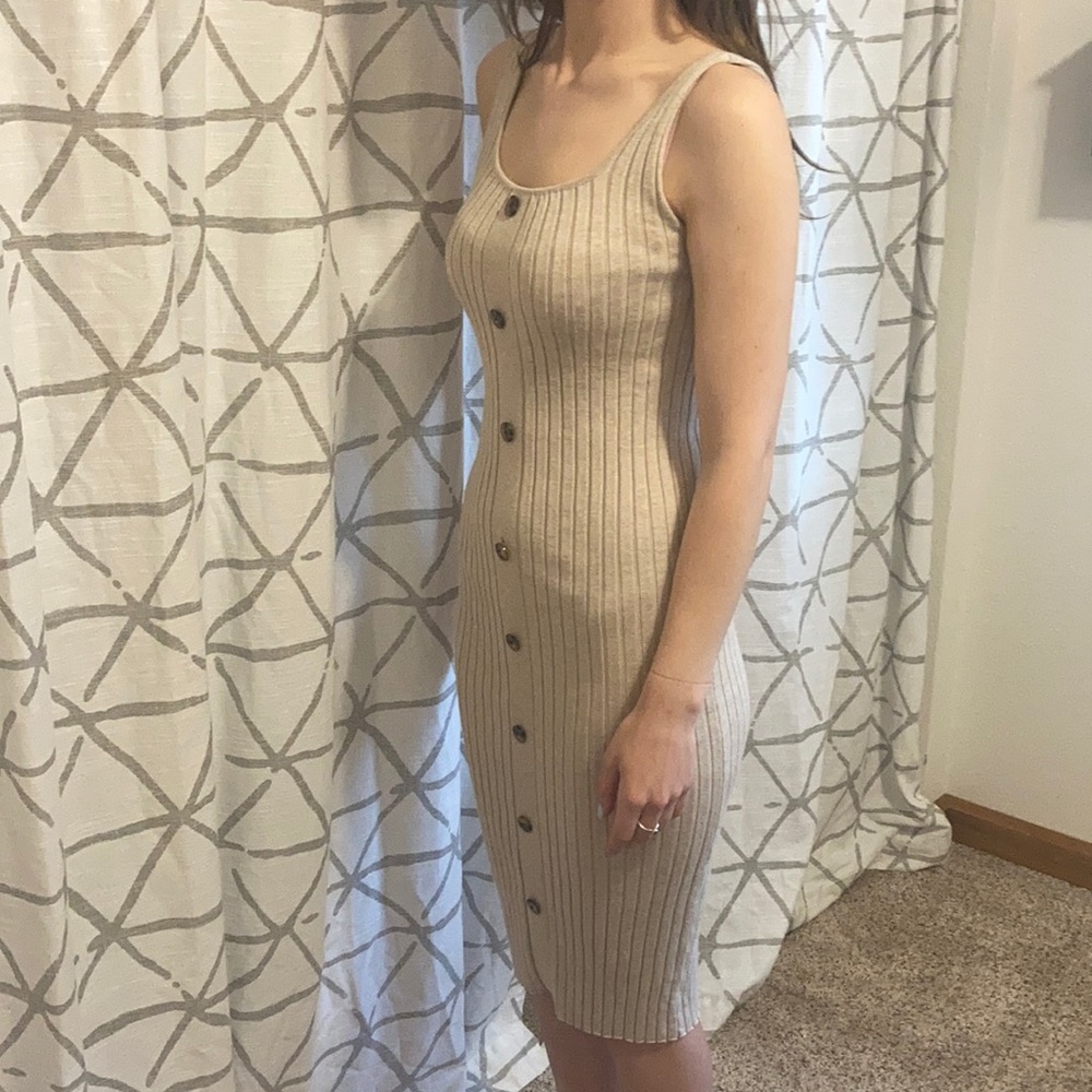 Sleeveless ribbed midi sweater dress